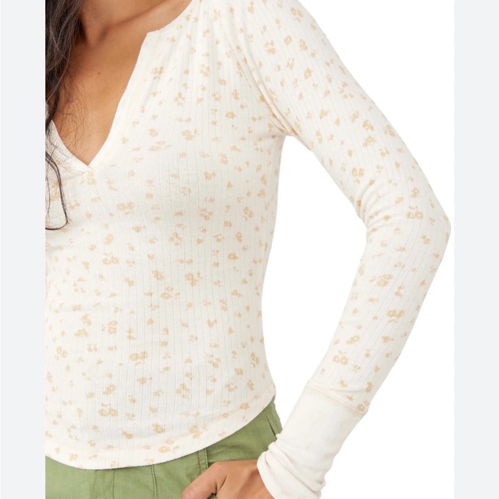 FP Intimately Free People Billie Henley cream split neck shirt tee top m medium